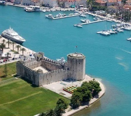 Hotel Villa-meli
